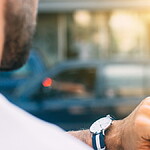 Confira qual é o significado de ver horas iguais, para saber quais são as mensagens ocultas do universo para você.