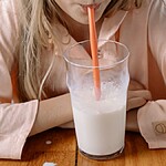 É bom sonhar com leite Descubra o significado!