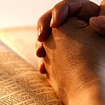 Descubra seu versículo bíblico do dia para reflexão e inspiração