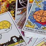 Descubra o significado da roda da fortuna no tarot transformações e oportunidades