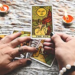 O que são os arcanos menores do Tarot Como interpretá-los