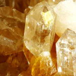 Citrino o poderoso cristal que atrai abundância e irradia alegria