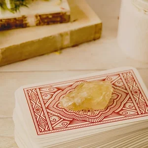 Descubra se o curso de tarot pode ser sua renda extra sem sair de casa